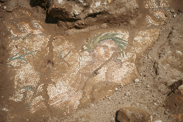 Aspendos'ta 3. yüzyıla ait "Genç Eurymedon" tasviri bulundu
