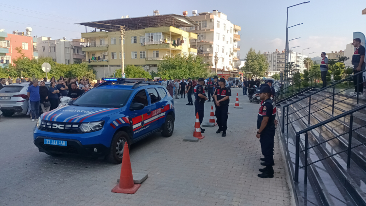 Silifke Belediyesi'ne yolsuzluk operasyonu: 18 gözaltı