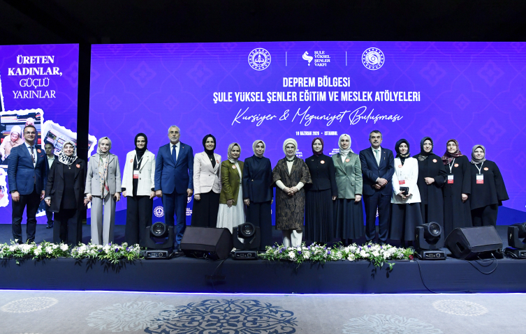 Emine Erdoğan, Şule Yüksel Şenler Vakfının "Kursiyer ve Mezuniyet Buluşması"na katıldı