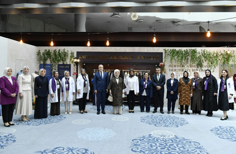 Emine Erdoğan, Şule Yüksel Şenler Vakfının "Kursiyer ve Mezuniyet Buluşması"na katıldı