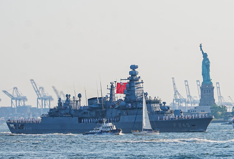 TCG Oruçreis, New York’ta Türkiye'yi temsil etti