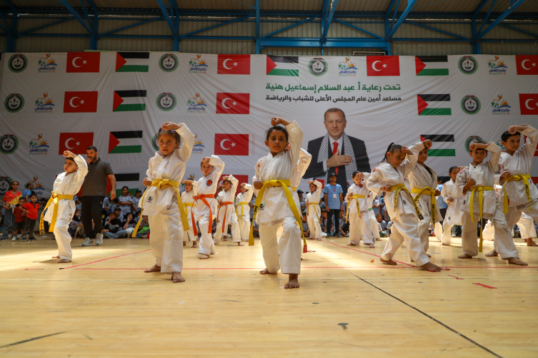 Gazzeli çocuklar Türkiye'nin desteğiyle yaz kamplarında umut buluyor