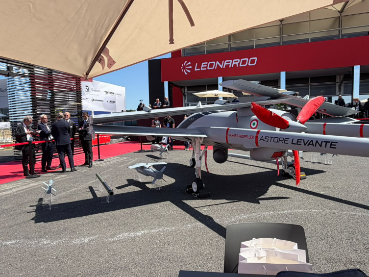 Baykar ve Leonardo, savaş uçaklarının uçuş testlerinin perde arkasını anlattı