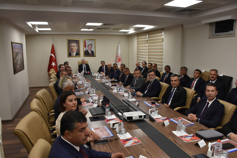 Ticaret Bakanı Bolat, Habur Sınır Kapısı'nı ziyaret etti