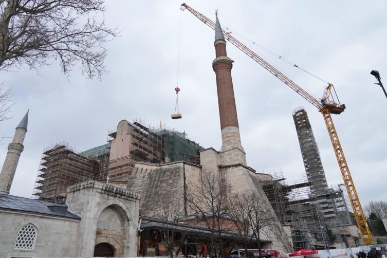 Ayasofya'nın ana kubbesinde restorasyon çalışmaları sürüyor
