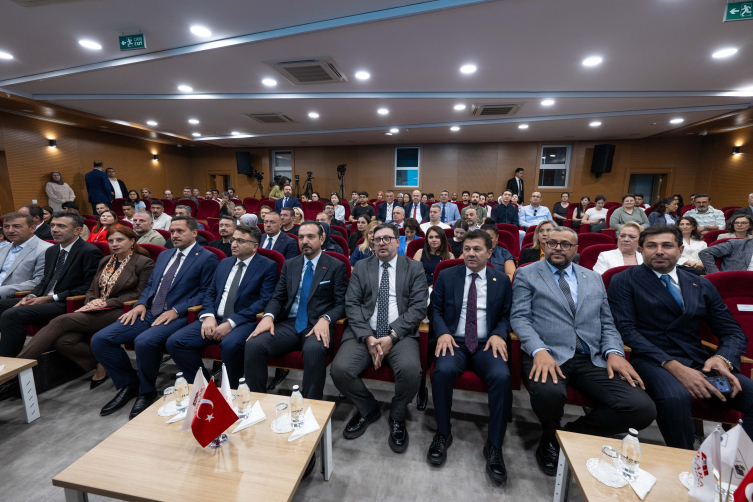 Kürşad Zorlu: Hazar'dan Kafkaslar'a, oradan Basra Körfezi'ne uzanan hattın merkezinde büyük Türk dünyası var