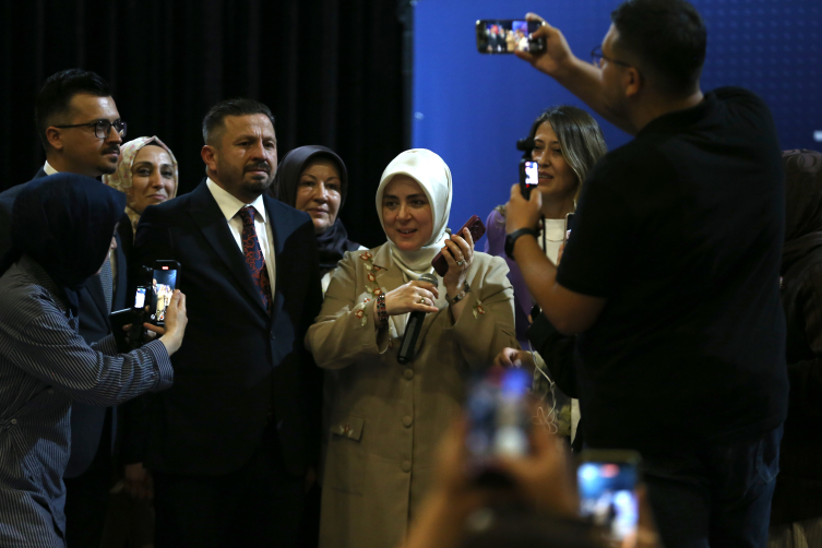 Cumhurbaşkanı Erdoğan Balıkesir'deki 'Kadın Buluşması'na telefonla bağlandı