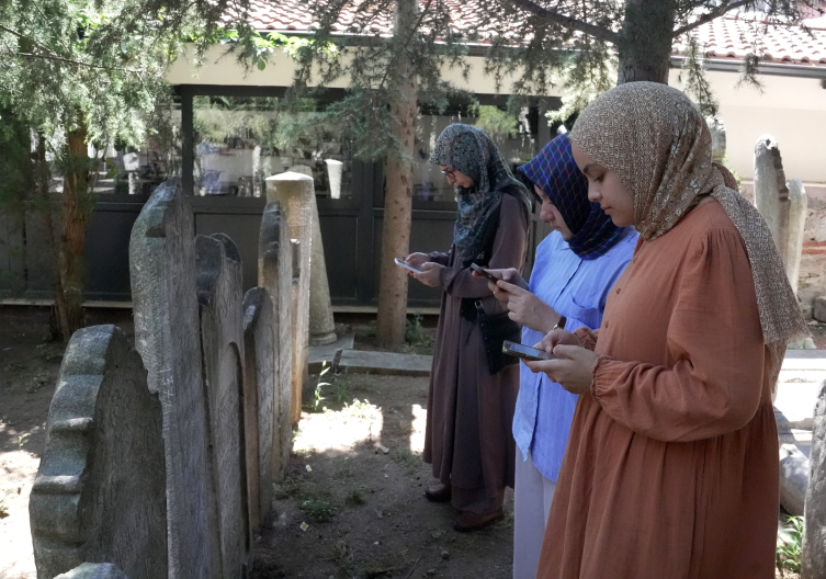 Mezar taşları kayıt altına alınıyor