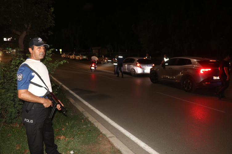 Adana'da, aranan 35 şüpheli yakalandı