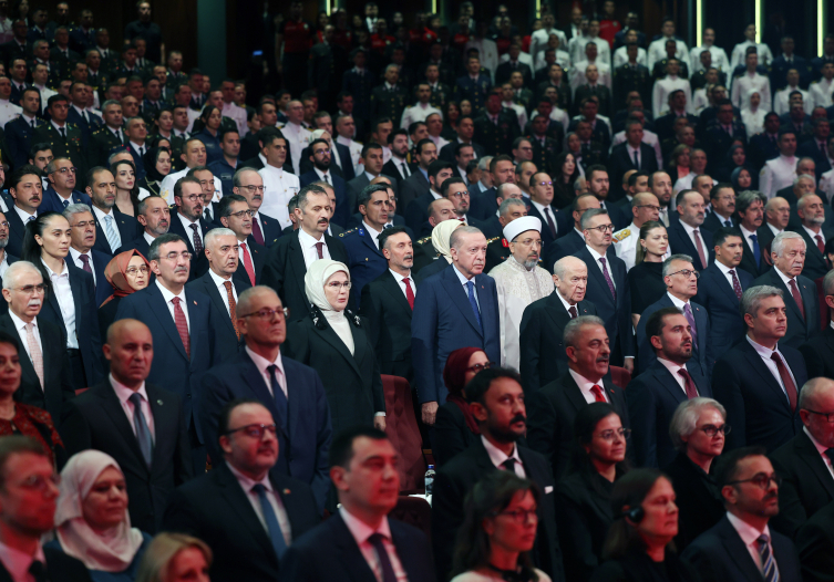 Cumhurbaşkanı Erdoğan: Bizi tanımak isteyenler Malazgirt'e, Çanakkale'ye baksın
