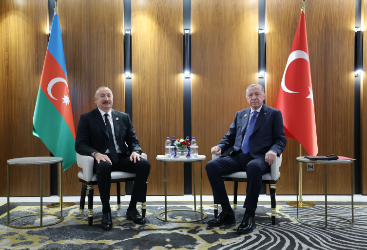 Cumhurbaşkanı Erdoğan Azerbaycan Cumhurbaşkanı Aliyev ile görüştü