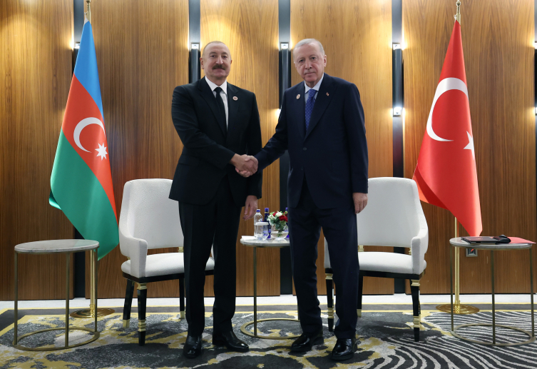Cumhurbaşkanı Erdoğan'dan Kırgızistan'da diplomasi trafiği