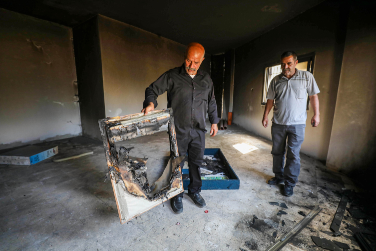 Filistin topraklarını gasbeden İsrailliler, Batı Şeria’da bir camiyi yakmaya çalıştı