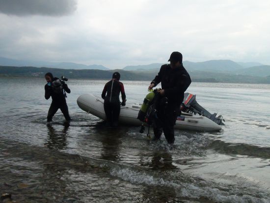 Sapanca Gölü'nde keşif uçağı enkazı bulundu