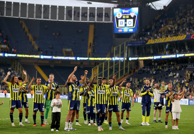 Fenerbahçe evinde gol oldu yağdı