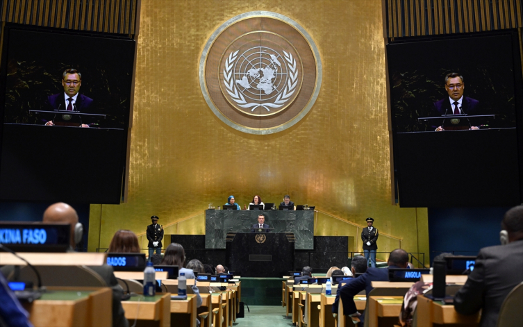 Kırgızistan Cumhurbaşkanı'ndan Issık Gölü'nde kuraklığa karşı 'acil eylem' çağrısı