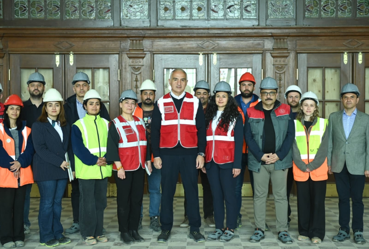 Haydarpaşa'da ilk etabın 2027'de tamamlanması hedefleniyor