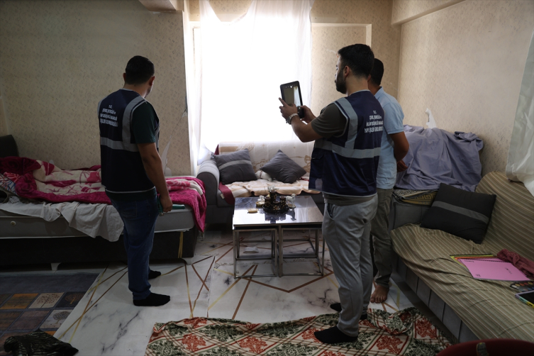 Şanlıurfa'daki depremin ardından hasar tespit çalışmaları sürüyor
