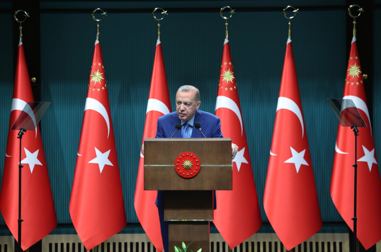 Cumhurbaşkanı Erdoğan: Her kim milletin hakkına el uzatırsa karşısında bizi bulur