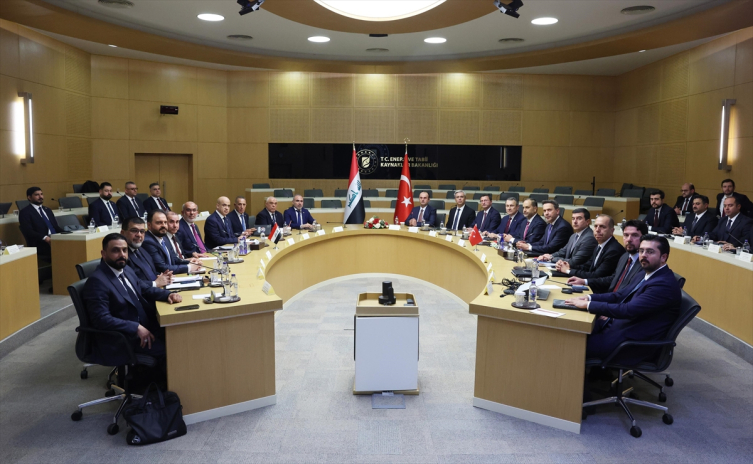 Bakan Bayraktar, Irak Petrol Bakanı Hüdeyir ile görüştü