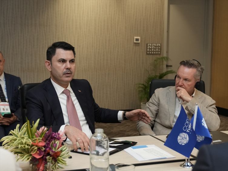 Bakan Kurum, Fiji'de görüşmelerde bulundu