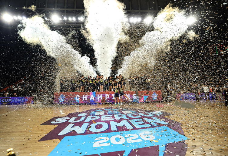 Fenerbahçe Tarfin FIBA Kadınlar Süper Kupası'nın sahibi oldu