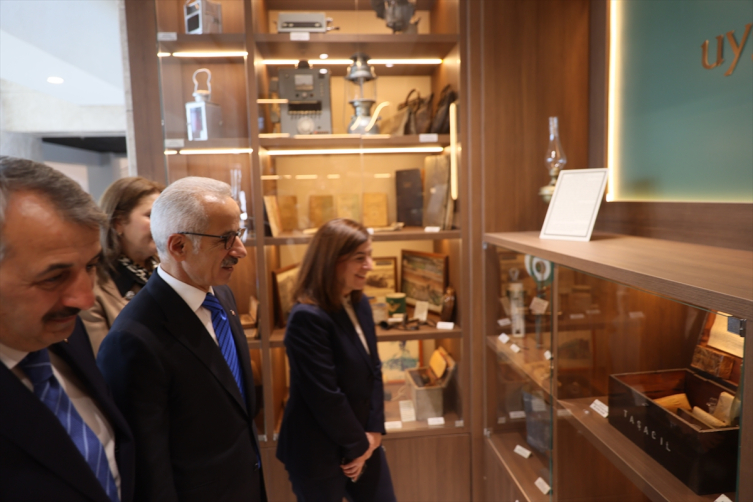 Bakan Uraloğlu, yapımı tamamlanan Edirne Garı'nı inceledi