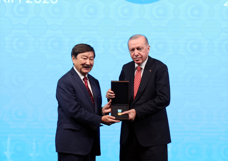 Cumhurbaşkanı Erdoğan: Önümüzdeki dönemi Türk asrı yapmak için mücadele edeceğiz