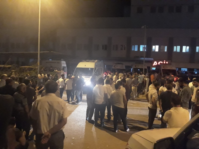 Siirt'te yüksek gerilim hattı kabloları kalabalığın üstüne düştü: 6 yaralı