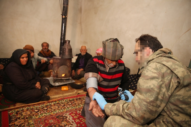 'Zeytin Dalı' ile teröristlerden temizlenen köylerine döndüler