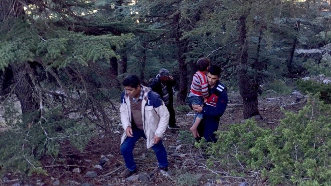 Ormanlık alanda oyun oynarken kaybolan çocuklar bulundu