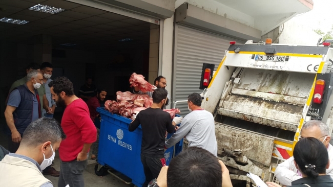 Adana'da 1,5 ton kaçak kelle paça ele geçirildi