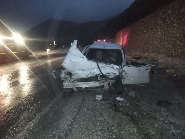 Adıyaman'da minibüs ile otomobil çarpıştı: 4 yaralı