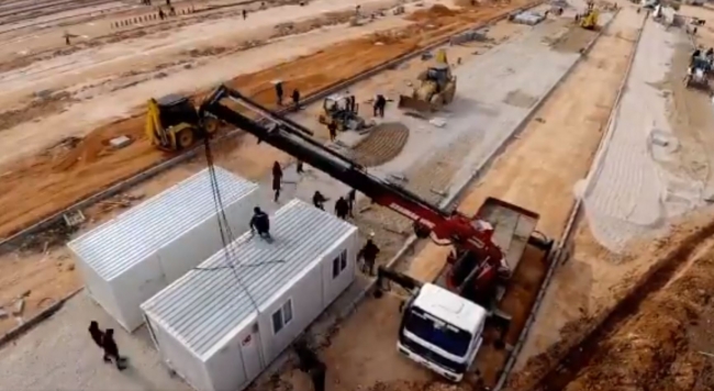 Elazığ'da geçici konaklama merkezi kurulum çalışmaları devam ediyor