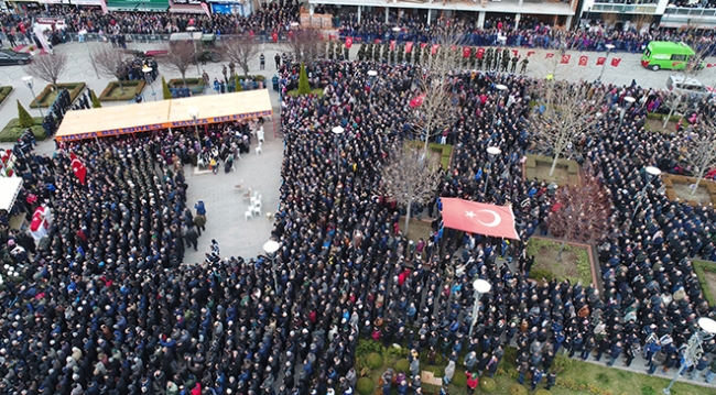 Afrin şehidini son yolculuğuna binlerce kişi uğurlandı