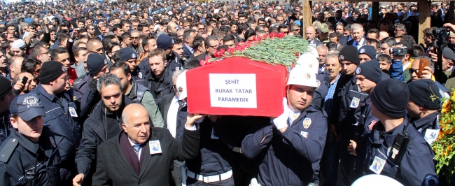 Şehit UMKE görevlisi Burak Tatar'ı Erzurum'da binlerce kişi uğurladı