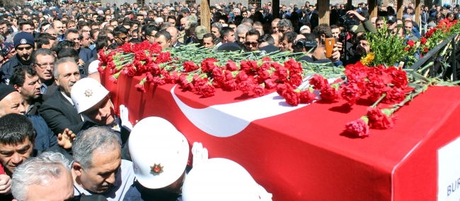 Şehit UMKE görevlisi Burak Tatar'ı Erzurum'da binlerce kişi uğurladı