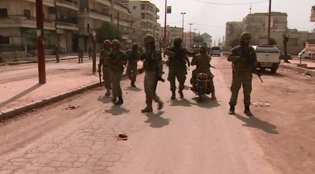 Mehmetçik Afrin'de patlayıcı ve mayın araması yapıyor