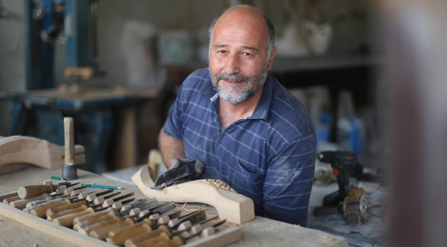 Makinelere inat ahşap oymacılığına devam ediyor
