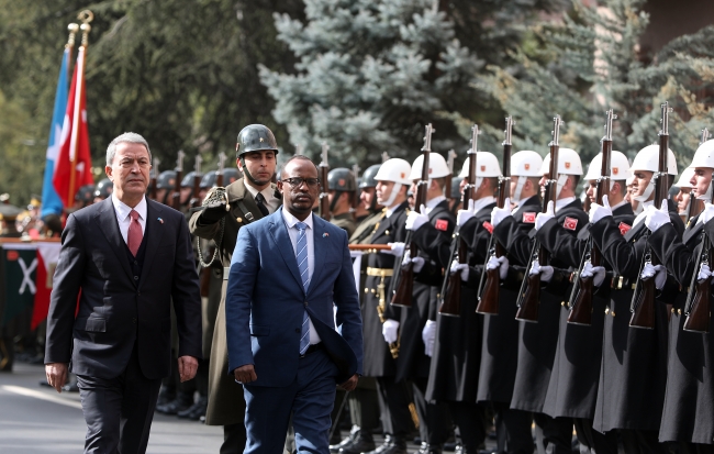 Milli Savunma Bakanı Akar, Somalili mevkidaşıyla görüştü