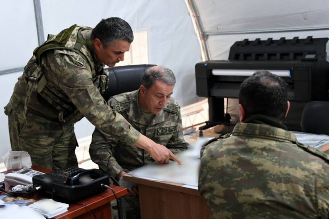 Genelkurmay Başkanı Akar sınır hattında