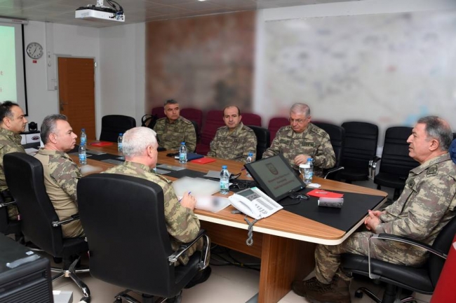 Genelkurmay Başkanı Akar sınır hattında