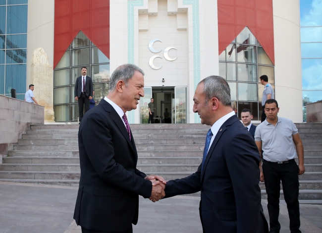 Milli Savunma Bakanı Akar'dan parti liderlerine ziyaret