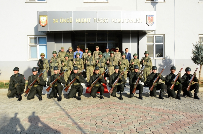 Komutanlar, Şemdinli'de 8 şehidin verildiği bölgeyi inceledi