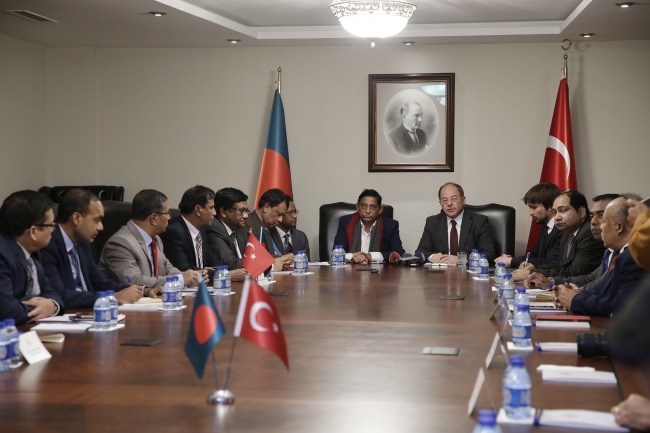 'Bangladeş'te 25 konteyner ile 125 bin kişiye hizmet vereceğiz'