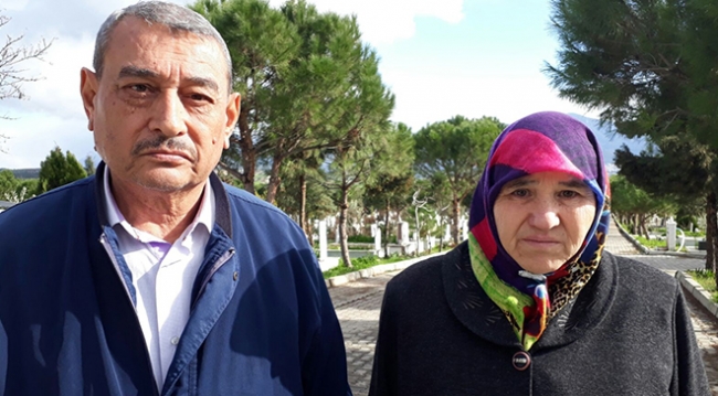 Aynı mezarda yatan baba oğulun mezar taşı 6 ayda 3 kez çalındı