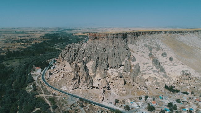 Aksaray'daki peri bacaları turistlerin ilgi odağı oldu