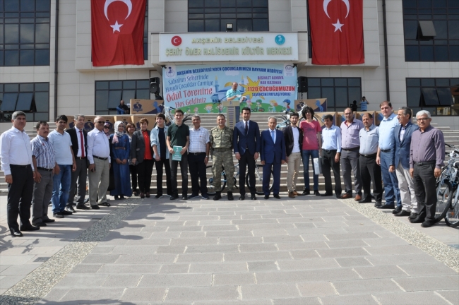 Akşehir'de sabah namazına giden 520 çocuğa bisiklet hediye edildi