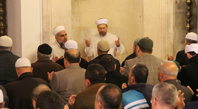 Diyanet İşleri Başkanı Erbaş Hatay'da sabah namazı kıldırdı
