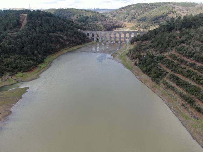 Alibeyköy Barajı'nın rengi kahverengiye döndü
